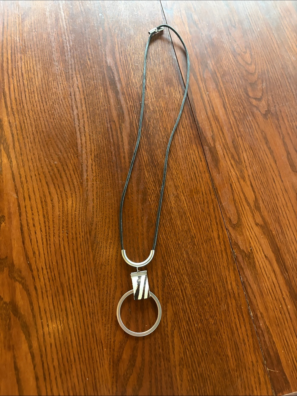 Silver Pendant Leather Necklace - Sleek Modern Women’s Jewelry